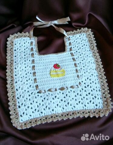 Кремовый слюнявчик (нагрудник) 