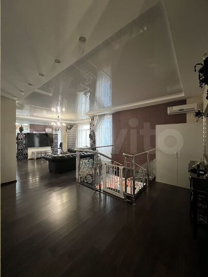 3-к. квартира, 160 м², 15/17 эт.