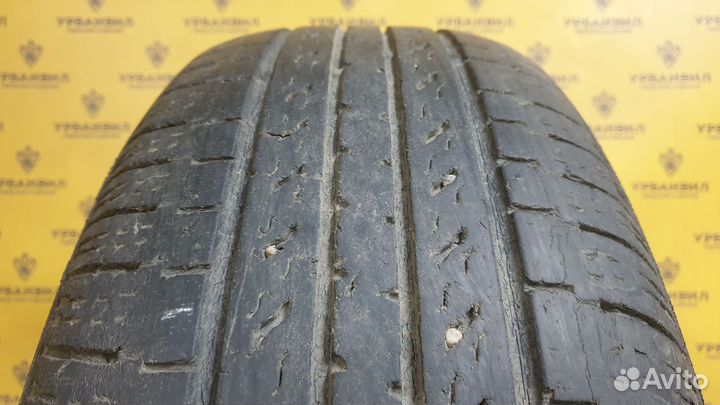 Nexen Roadian 571 235/65 R17 104T