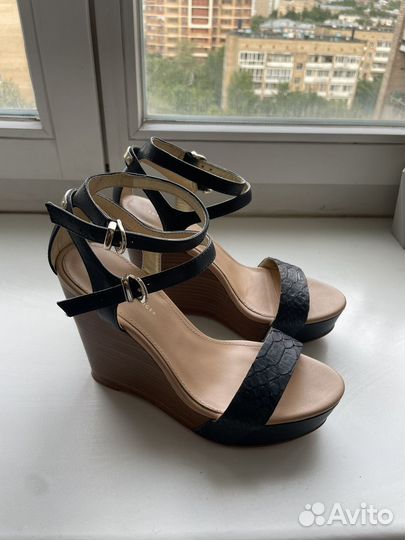 Tommy hilfiger босоножки 37