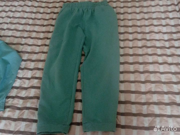 Спортивный костюм женский