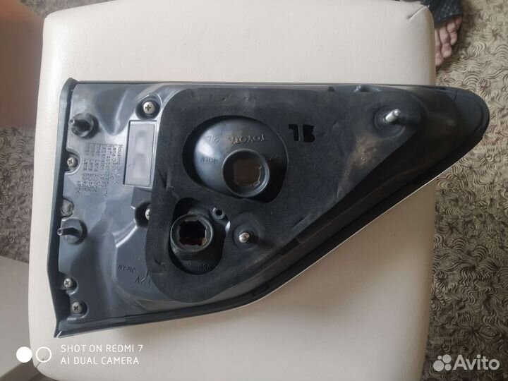 Фонарь зад лев в крышку багажника на lexus rx 300