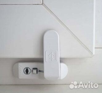 Универсальный блокирующий замок на окна