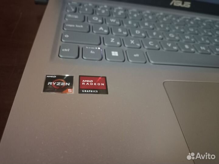 Ноутбук asus