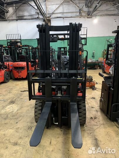 Вилочный погрузчик EP Equipment cpcd25T3