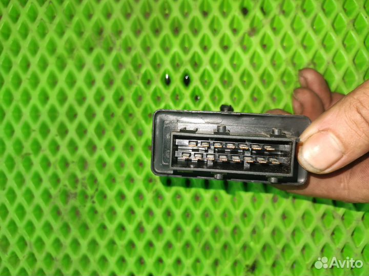 Реле топливного насоса Peugeot 308 EP6