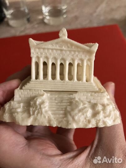 Парфенон статуэтка