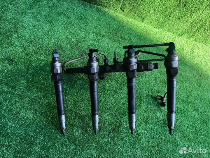 Топливная рампа с форсунками Ford Transit 2.4 tdci