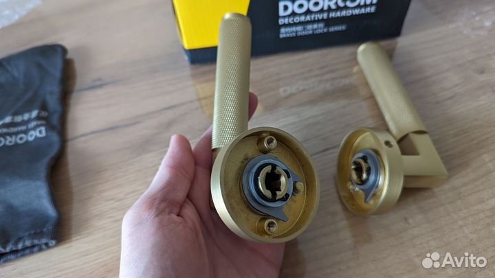 Дверная ручка латунь