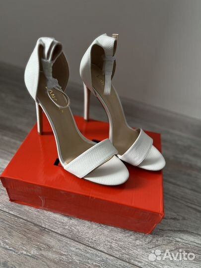 Босоножки женские 40 размер новые