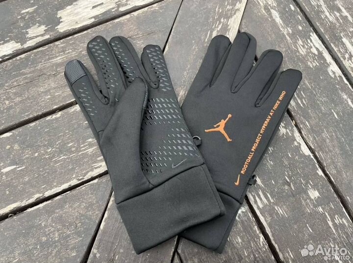 Перчатки Jordan на зиму