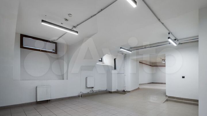 Сдам торговое помещение, 270.7 м²