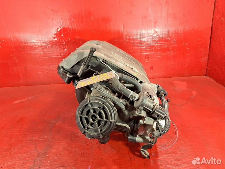 Коллектор впускной Audi A6 2007 06E133210M C6 AUK