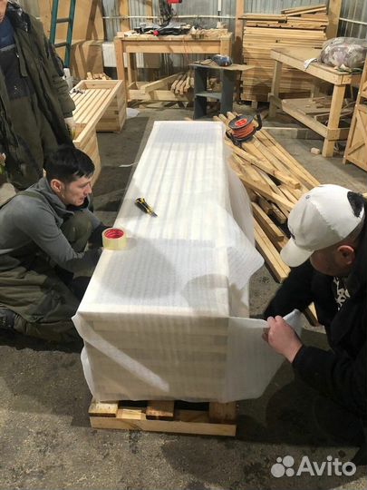 Скамейка-кашпо крашенное из лиственницы