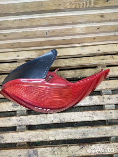 Фонарь задний правый Peugeot 206 2000