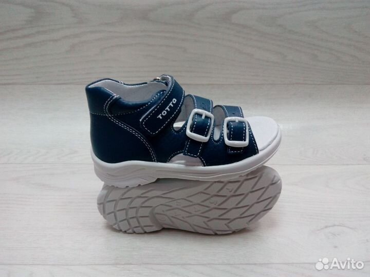Новые сандалии тотто размер 23 идет как 24 размер