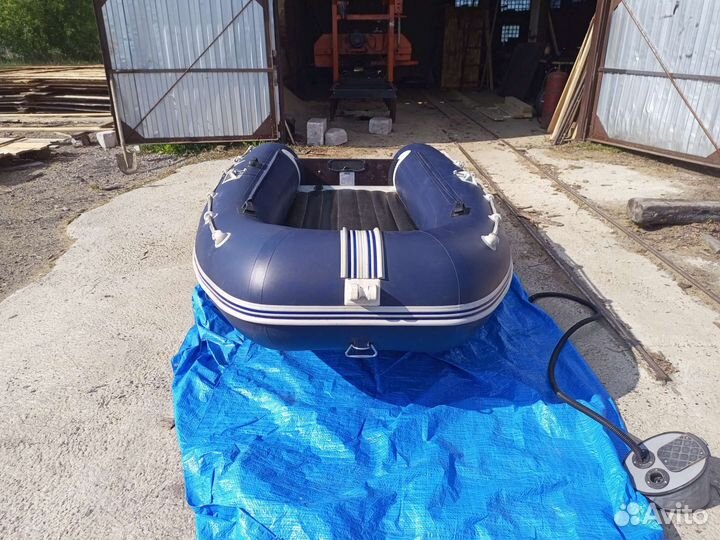 Лодка моторная