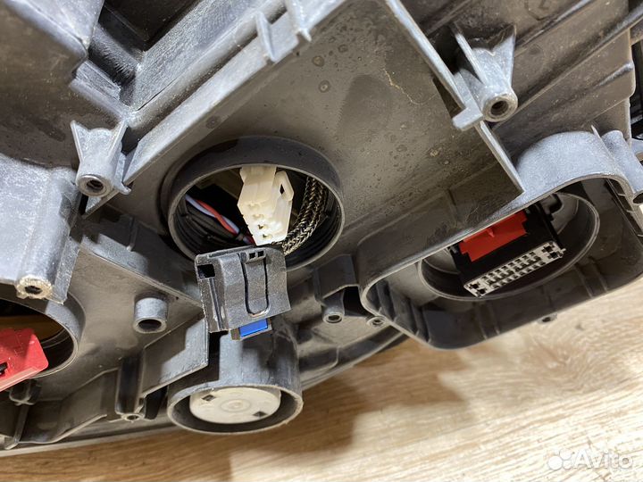 Фара правая Volkswagen Golf 7 адаптив 142582