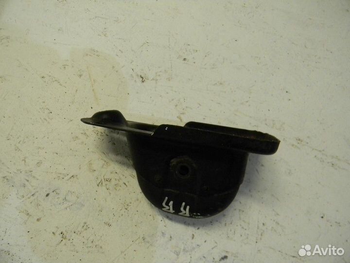 Кронштейн (п.з.к.) Octavia (A5 1Z) 2004-2013