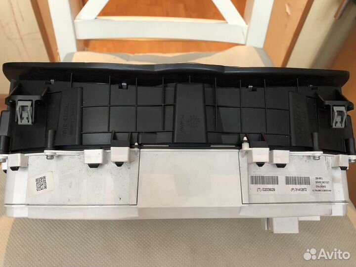 Приборная панель Volvo V40/V40 Cross Country (авто