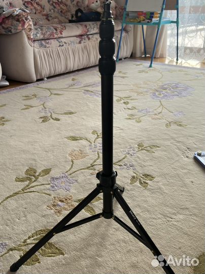 Кольцевая лампа со штативом