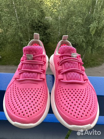 Кроссовки для девочки crocs