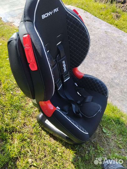 Детское кресло в машину