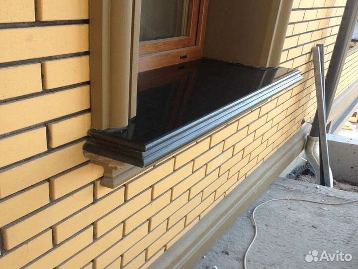 Подоконники из искусственного камня, установка