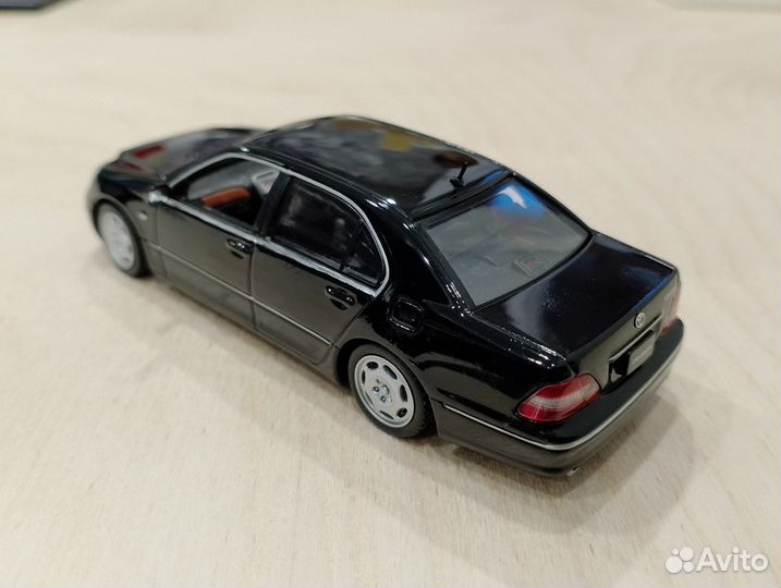 Toyota Celsior III (F30) 2000-2003