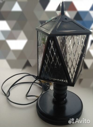 Светильник настольный