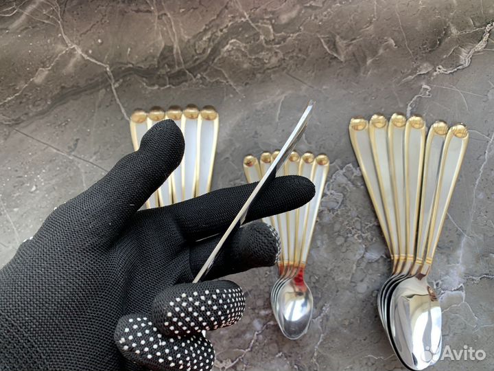 Набор столовых приборов (вилки и ложки)