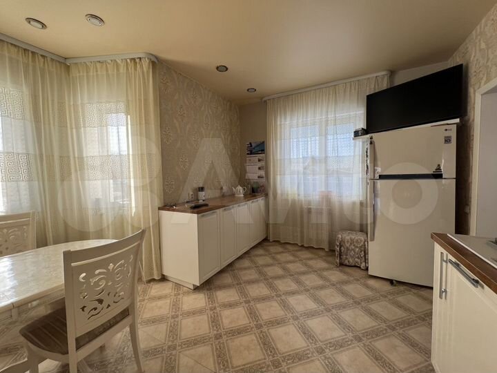 Дом 197 м² на участке 8 сот.