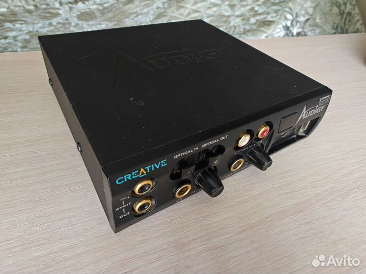 Звуковая карта Creative Sound Blaster SB0110