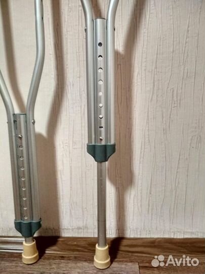 Костыли средние (на рост от 150 до 180 см)