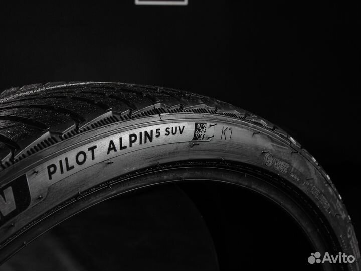 Michelin Pilot Alpin 5 SUV 255/35 R22 и 285/30 R22 93W