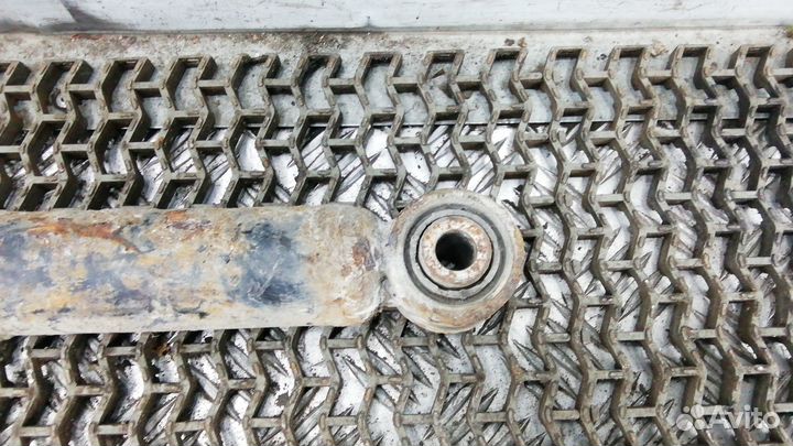 Амортизатор задний Volkswagen Golf V (2003–2009)