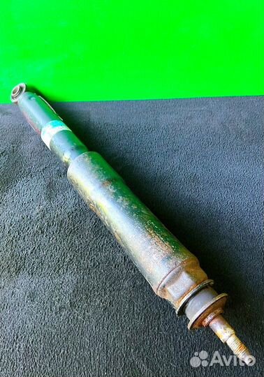 Амортизатор задний Toyota Land Cruiser 200 Крузак