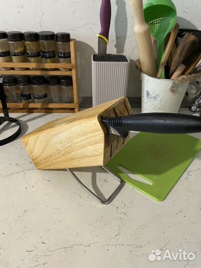 Отдам Подставка для ножей деревянная