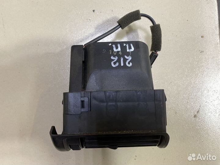 Дефлектор воздуховода правый Audi A4 B5