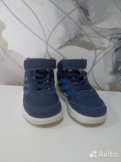 Кроссовки adidas