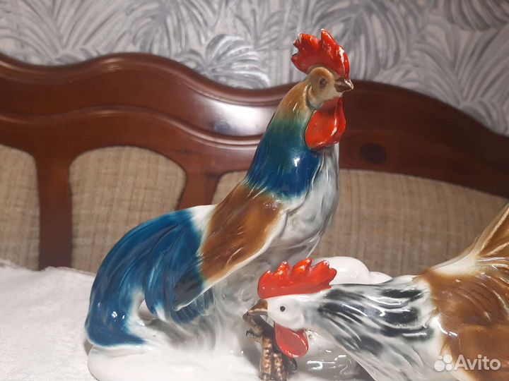 Фарфоровая статуэтка голуби/ петухи гдр фаянс