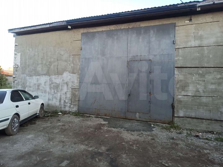 Гараж, > 30 м²