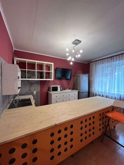 2-к. квартира, 54 м², 1/6 эт.