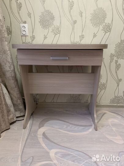 Кухонный стол