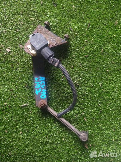 Датчик высоты дорожного просвета задний Toyota