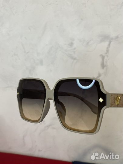 Солнцезащитные очки женские