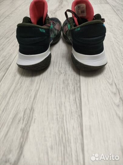 Баскетбольные кроссовки Nike Kyrie