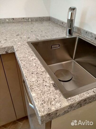 Столешница из камня Кварцевый Агломерат