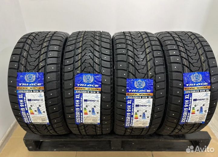 Tri Ace Snow White II 235/35 R19 51H