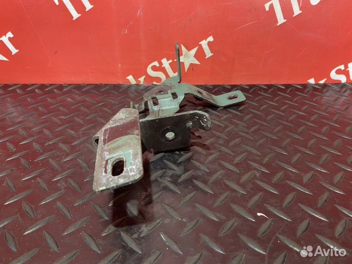 Кронштейн трубок компрессора Volvo FH